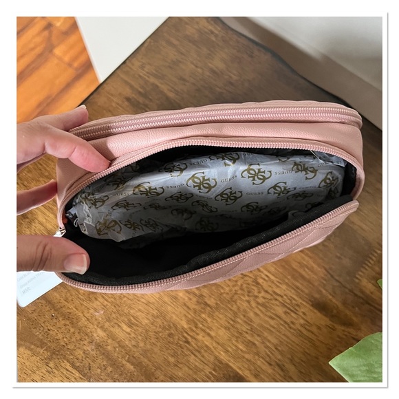 GUESS Blush Pink Quilted Makeup/Cosmetics Travel Bag 🆕 - Picture 7 of 11